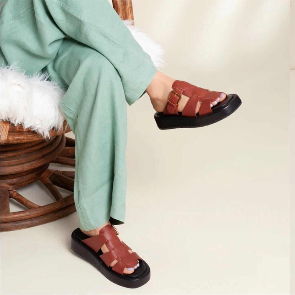 Charlotte Stone Patty Hickory sandal size 7